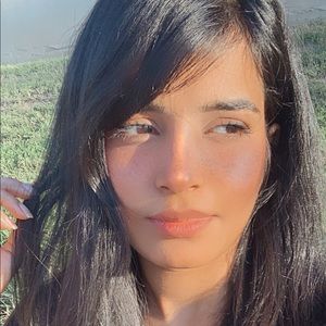 Meet your Posher, Huma